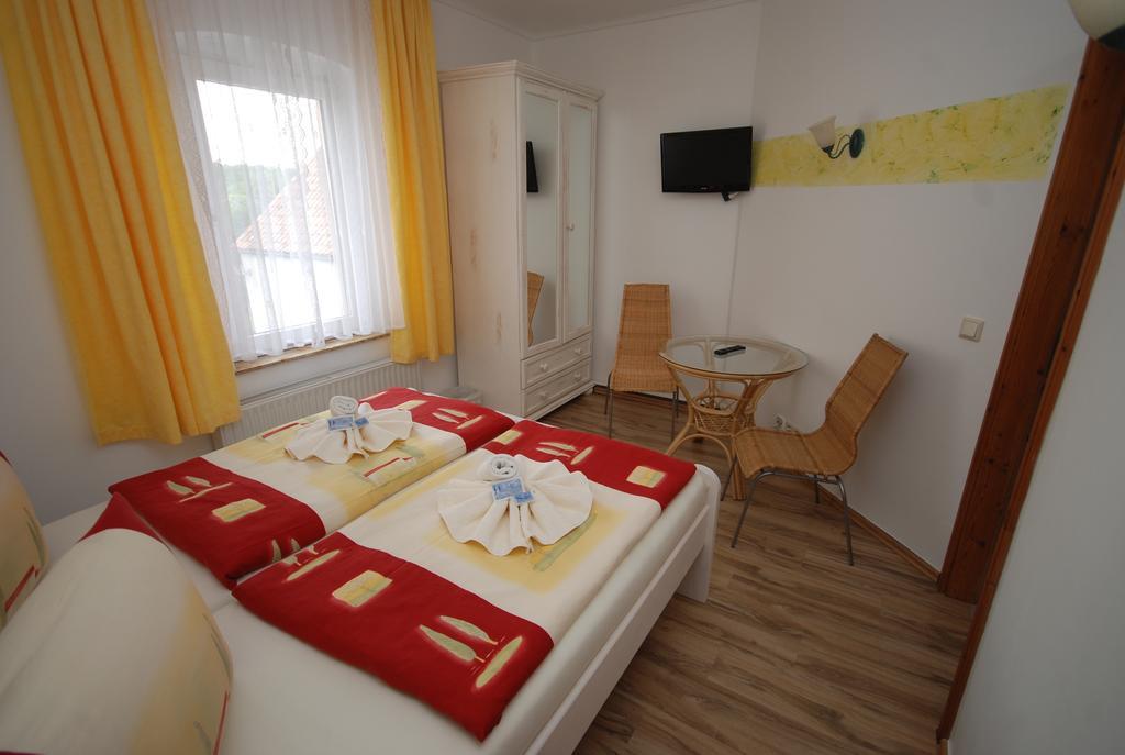 Landpension Bielatal - Raum Zimmer foto